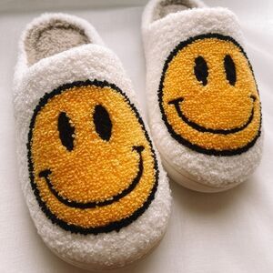 NEW Sherpa Smiley Slippers